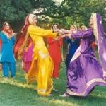 1289-Punjabi-women-rejoicing-while-performing-Giddha
