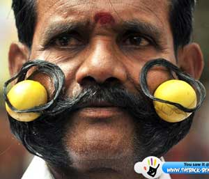 sevesmn-feet-moustache